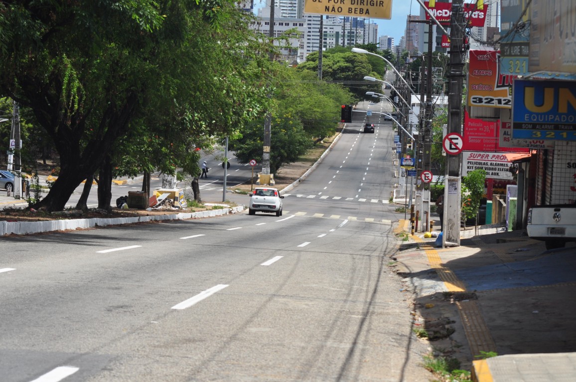 Avenida Prudente de Morais agora tem uma ciclofaixa