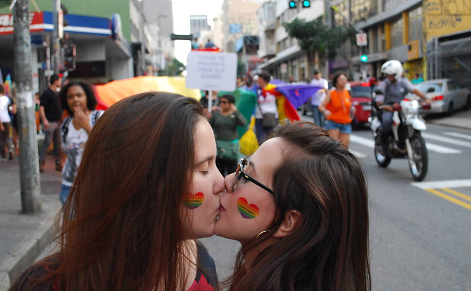 Movimento n’Aboca discutirá sobre ser lésbica em bate-papo nesta segunda