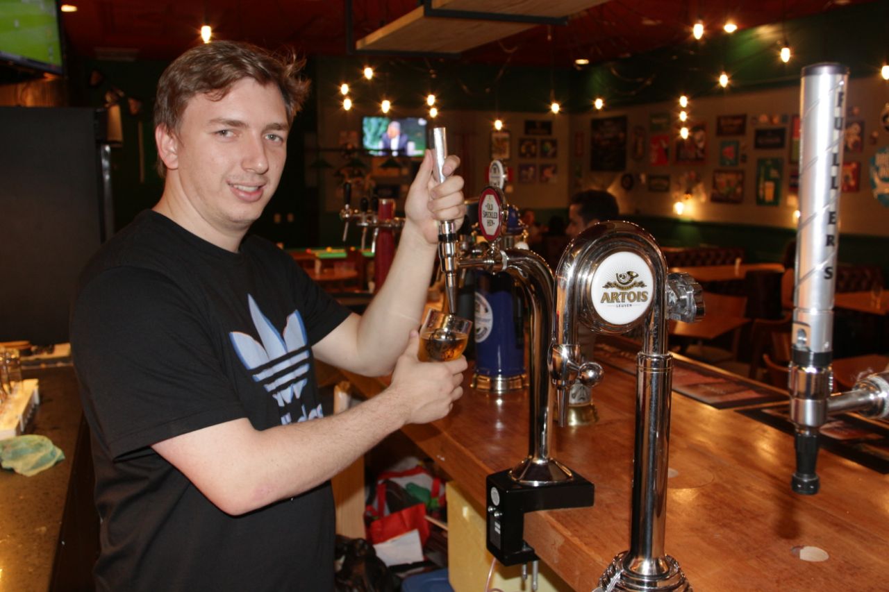 Pub natalense oferece cervejas locais para beberem em dezembro