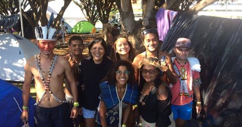 Após participar de acampamento em Brasília, índios potiguares fazem campanha para voltar para casa