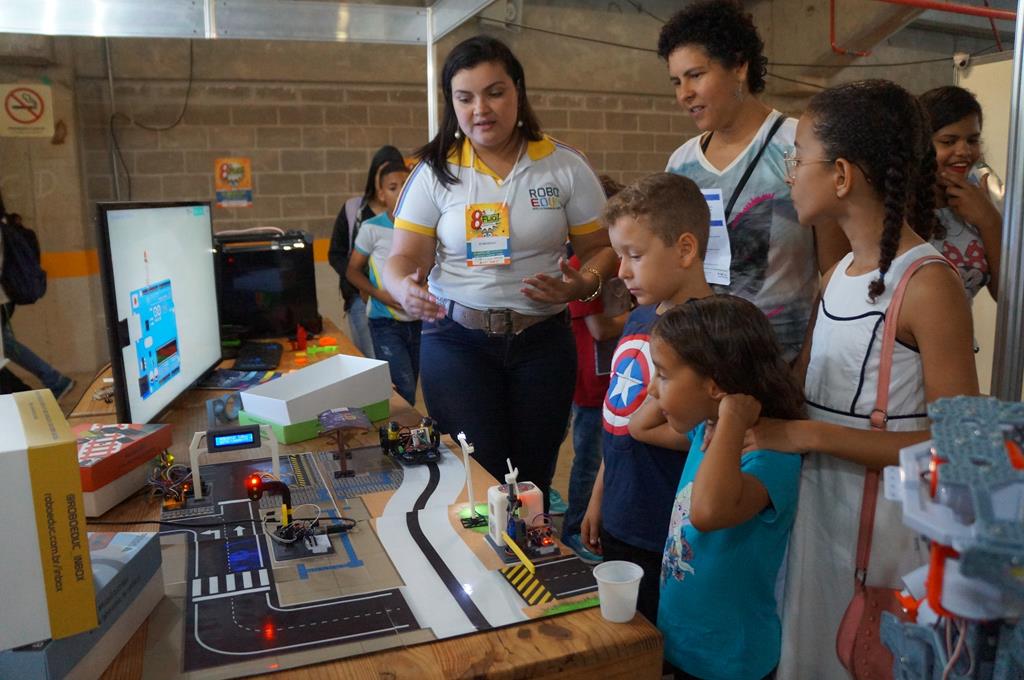 Escola de robótica em Natal cria kits educativos