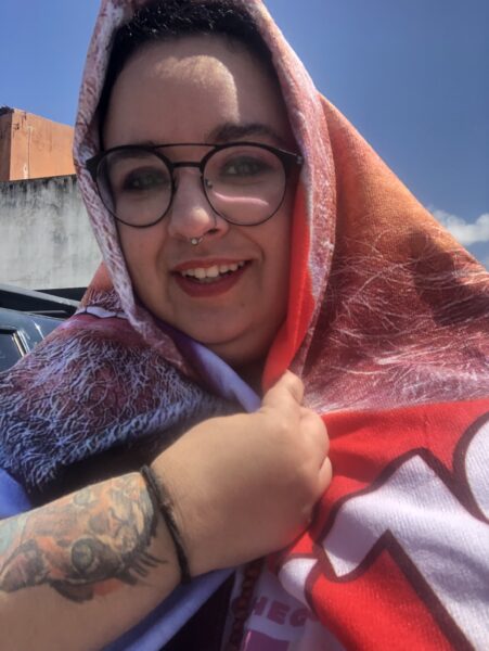 vestida anti-Bolsonaro