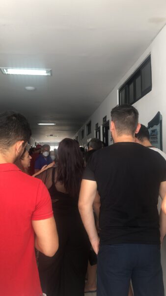 vestida anti-Bolsonaro