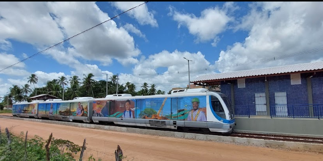 Quais são as estações de trem existentes no sentido Natal-Nísia Floresta?