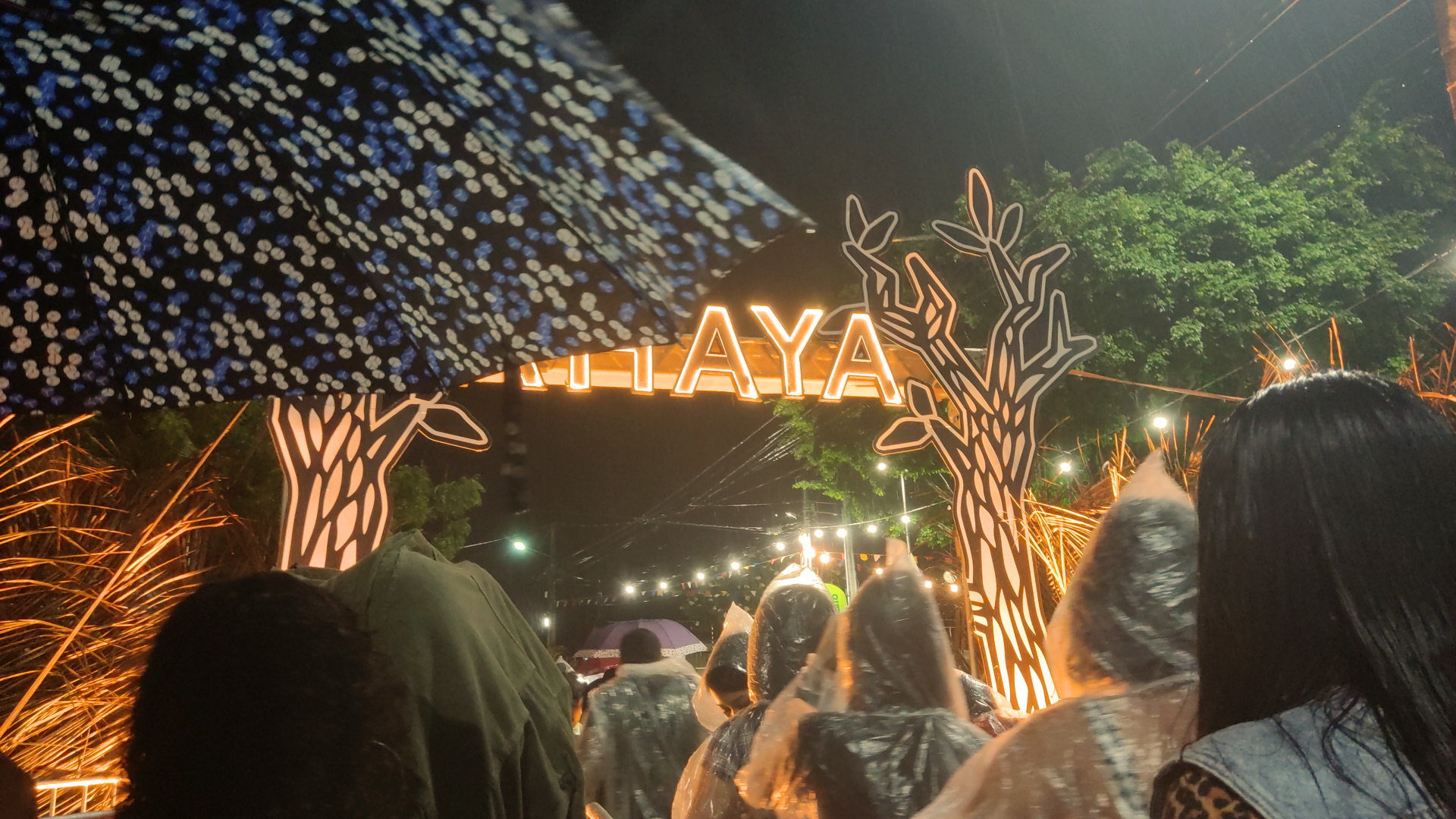 Mesmo na chuva, o Ahayá de Rua resiste