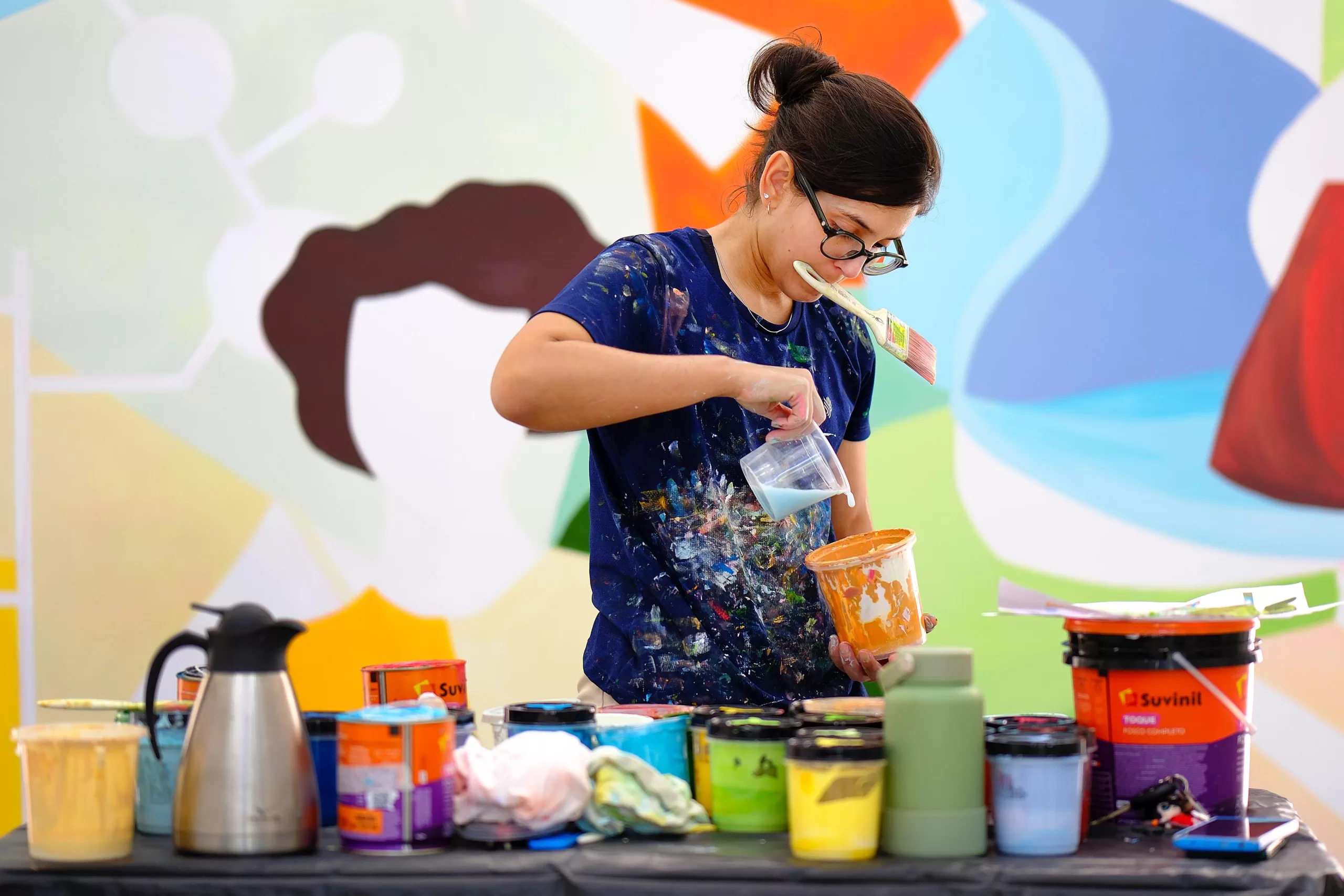 Ariell Guerra fez este mural em homenagem aos trabalhadores da pandemia na UFRN