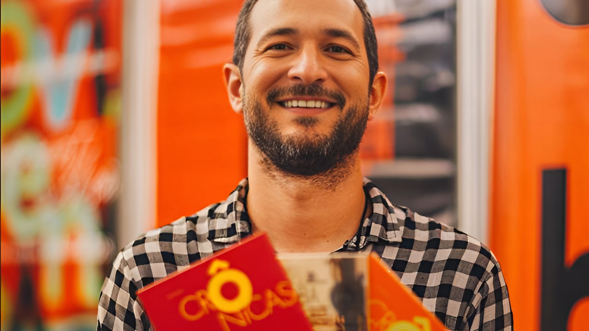 Editora Escribas celebra 20 anos com grande evento na Praça do Gringos