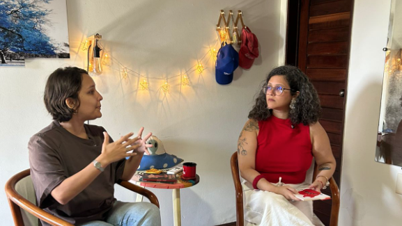 Jornalista Bethise Cabral lança podcast “Capítulo Extra”